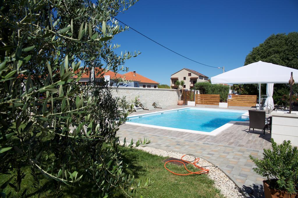 Banic Apartments With Pool Biograd Na Moru Eksteriør bilde