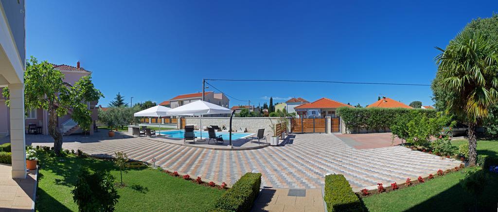 Banic Apartments With Pool Biograd Na Moru Eksteriør bilde