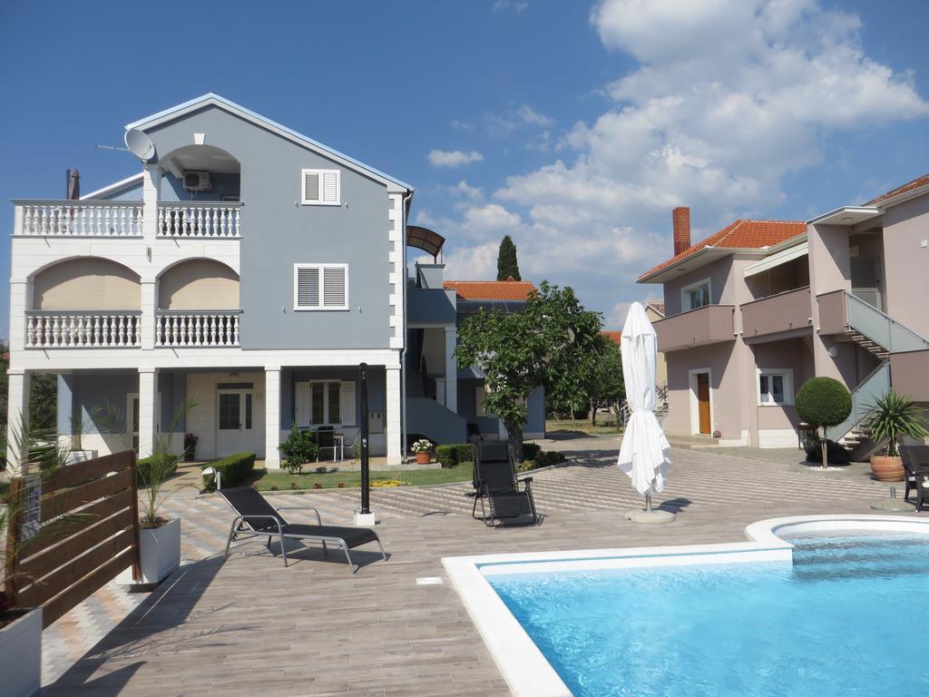 Banic Apartments With Pool Biograd Na Moru Eksteriør bilde