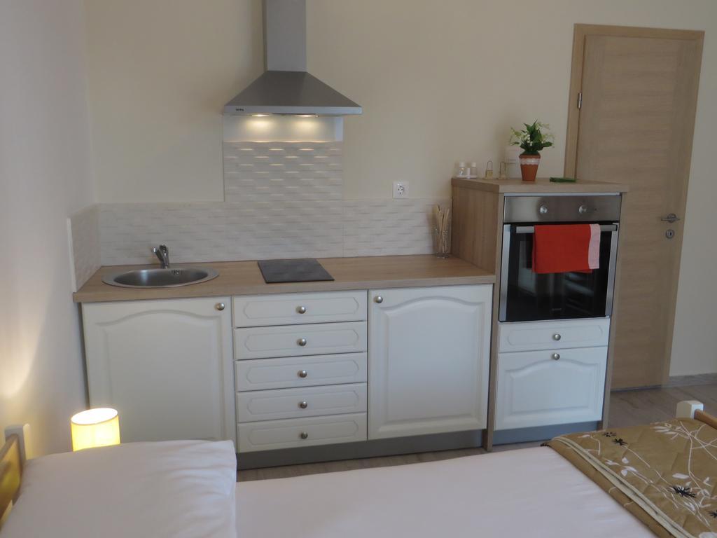 Banic Apartments With Pool Biograd Na Moru Rom bilde