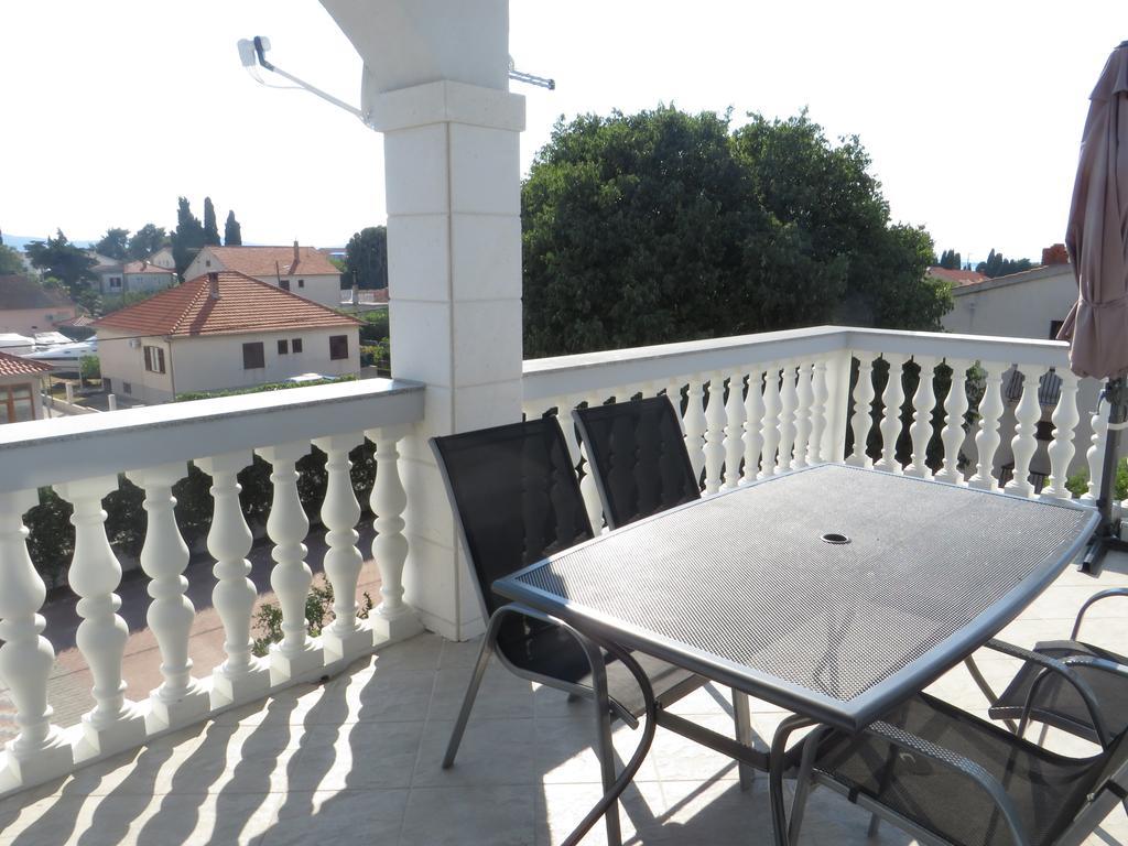 Banic Apartments With Pool Biograd Na Moru Rom bilde