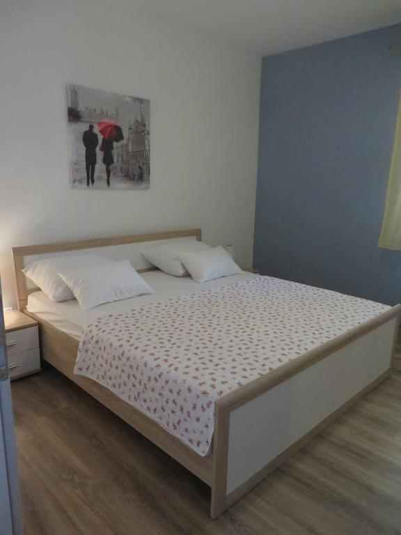 Banic Apartments With Pool Biograd Na Moru Eksteriør bilde