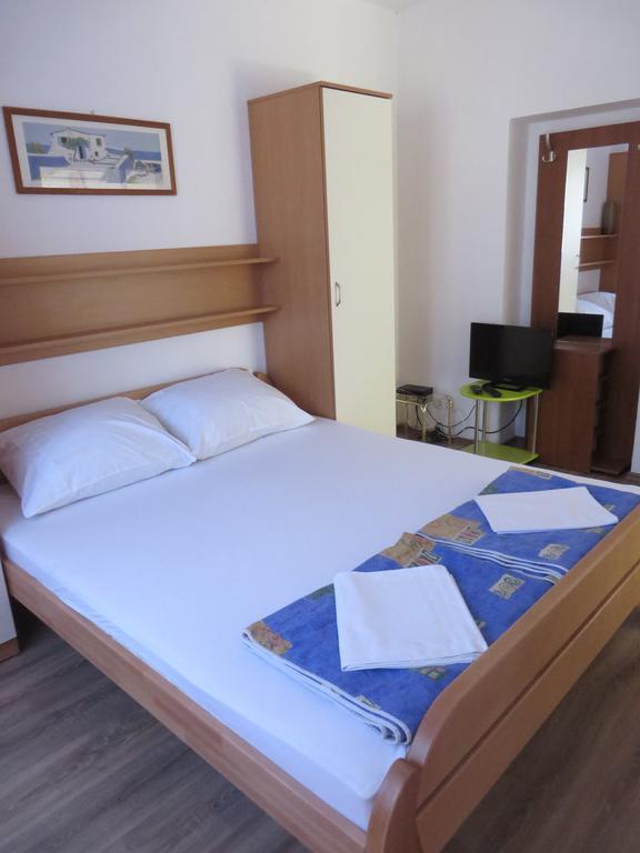 Banic Apartments With Pool Biograd Na Moru Rom bilde