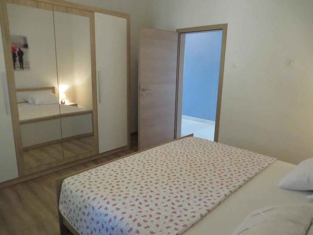 Banic Apartments With Pool Biograd Na Moru Rom bilde