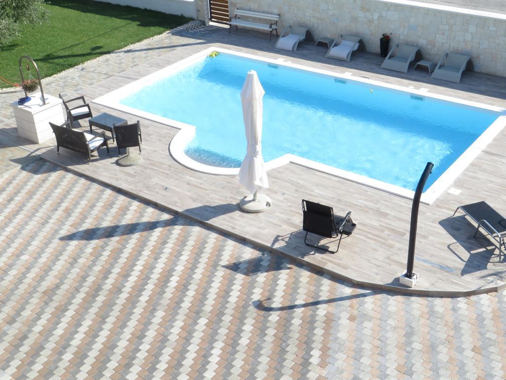 Banic Apartments With Pool Biograd Na Moru Rom bilde