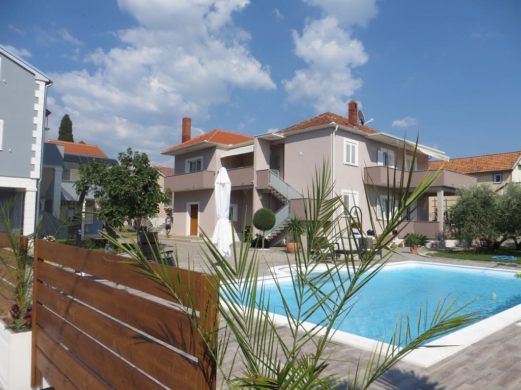 Banic Apartments With Pool Biograd Na Moru Eksteriør bilde