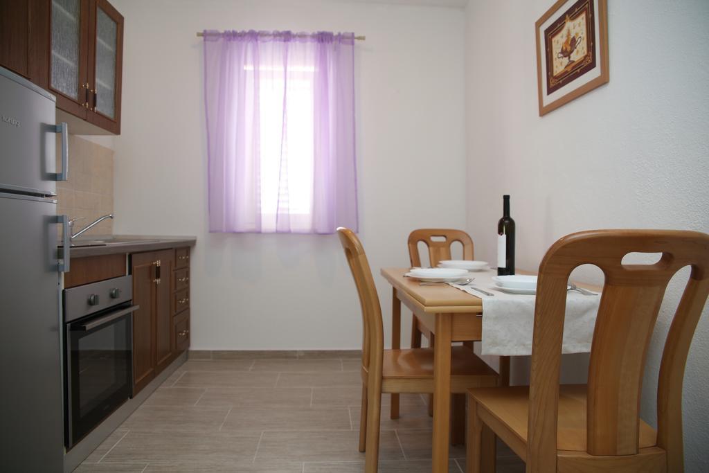 Banic Apartments With Pool Biograd Na Moru Rom bilde