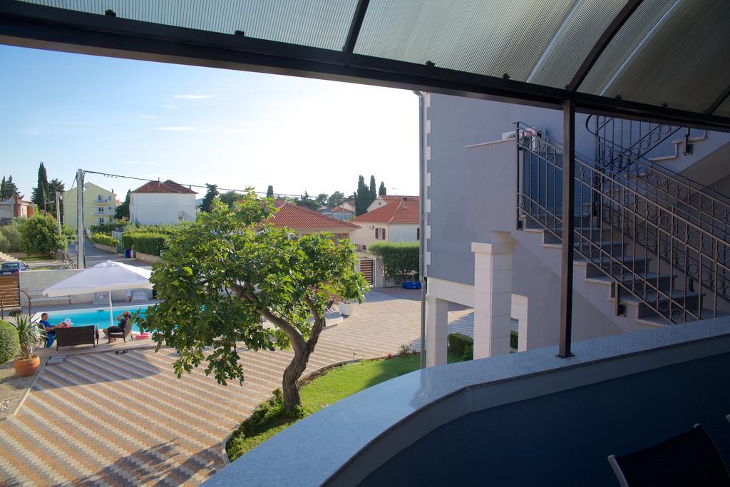 Banic Apartments With Pool Biograd Na Moru Rom bilde