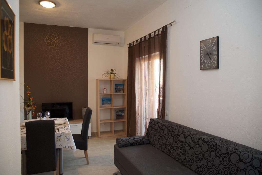 Banic Apartments With Pool Biograd Na Moru Rom bilde