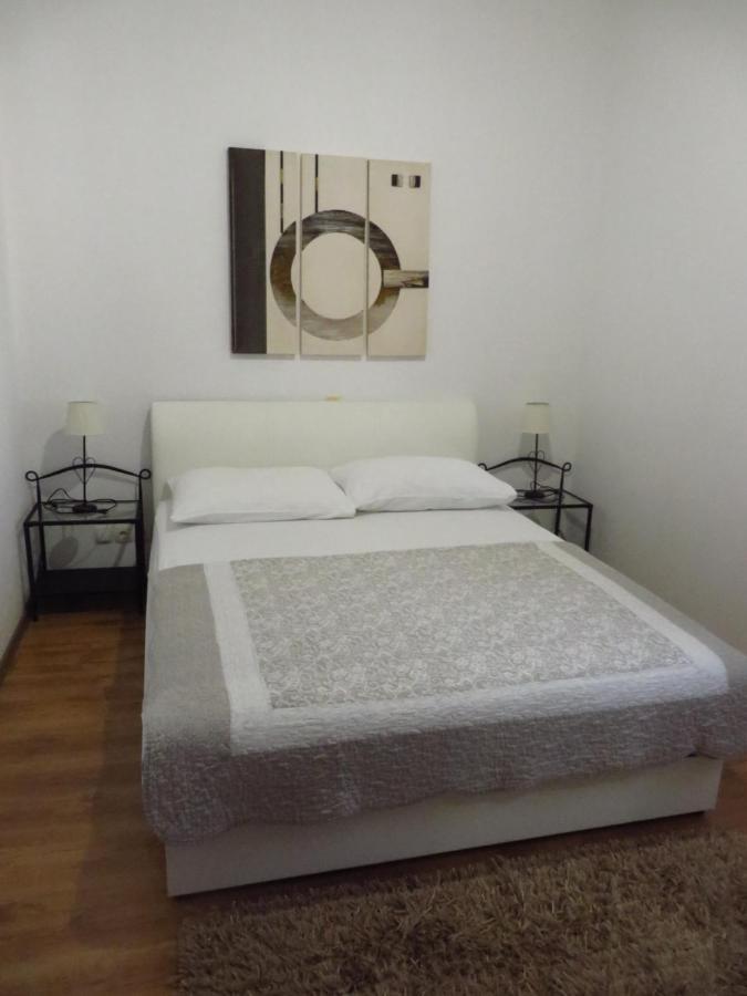 Banic Apartments With Pool Biograd Na Moru Eksteriør bilde