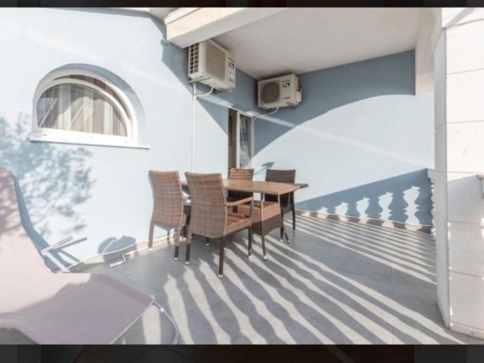 Banic Apartments With Pool Biograd Na Moru Rom bilde