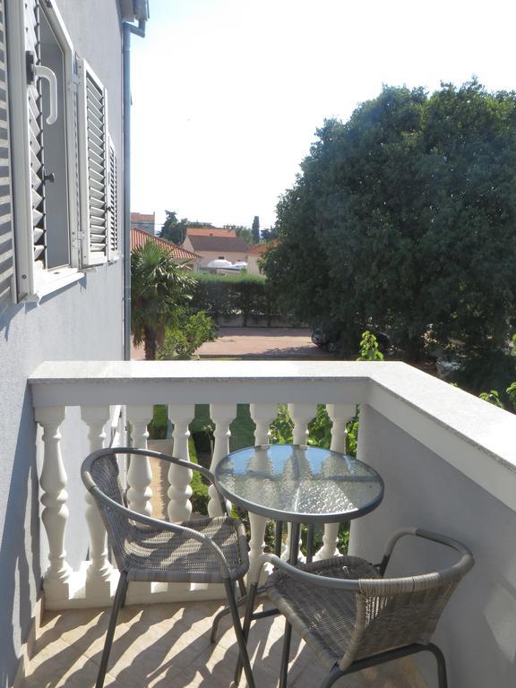 Banic Apartments With Pool Biograd Na Moru Eksteriør bilde