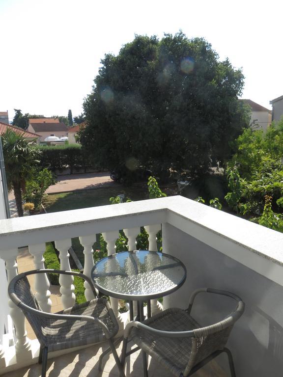Banic Apartments With Pool Biograd Na Moru Eksteriør bilde