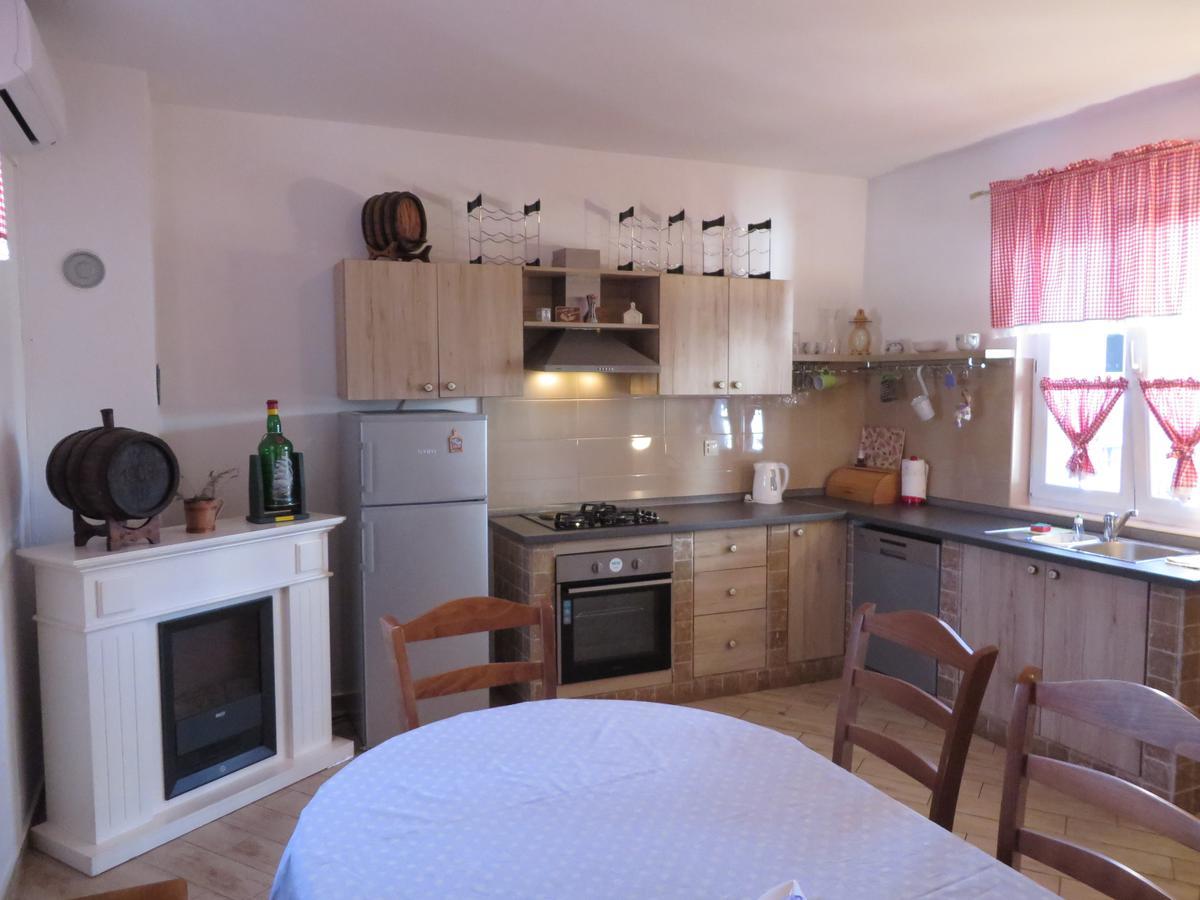 Banic Apartments With Pool Biograd Na Moru Eksteriør bilde