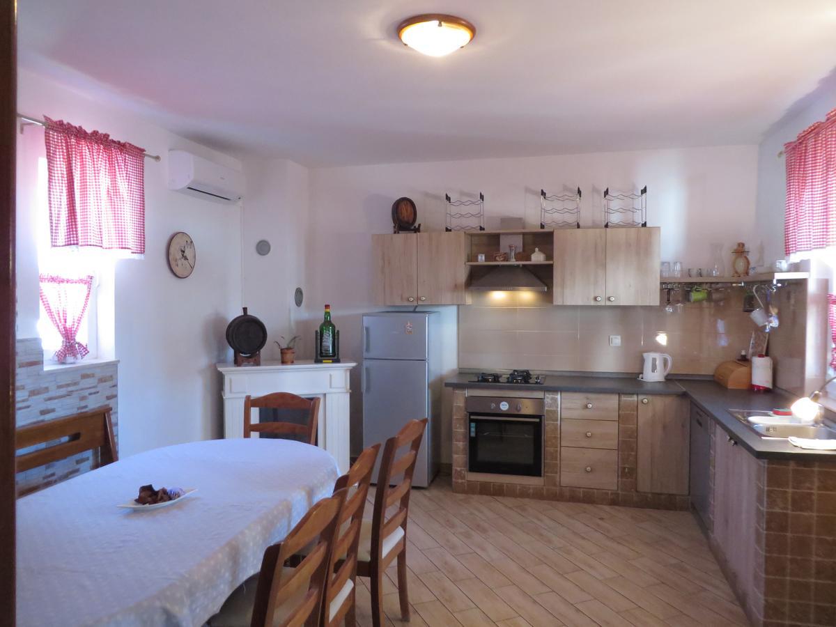 Banic Apartments With Pool Biograd Na Moru Eksteriør bilde
